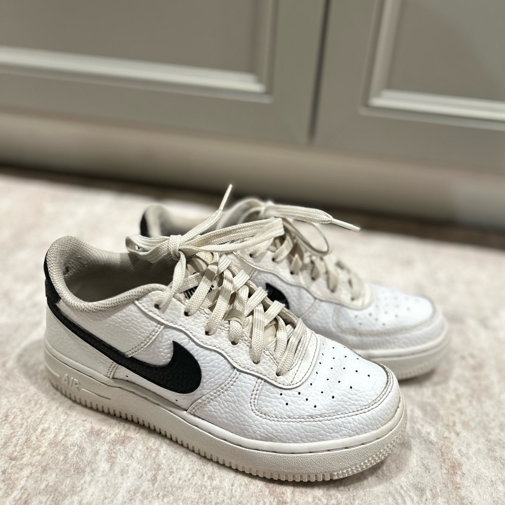 White W/ Black Check Air Forces 1s 🤍🖤